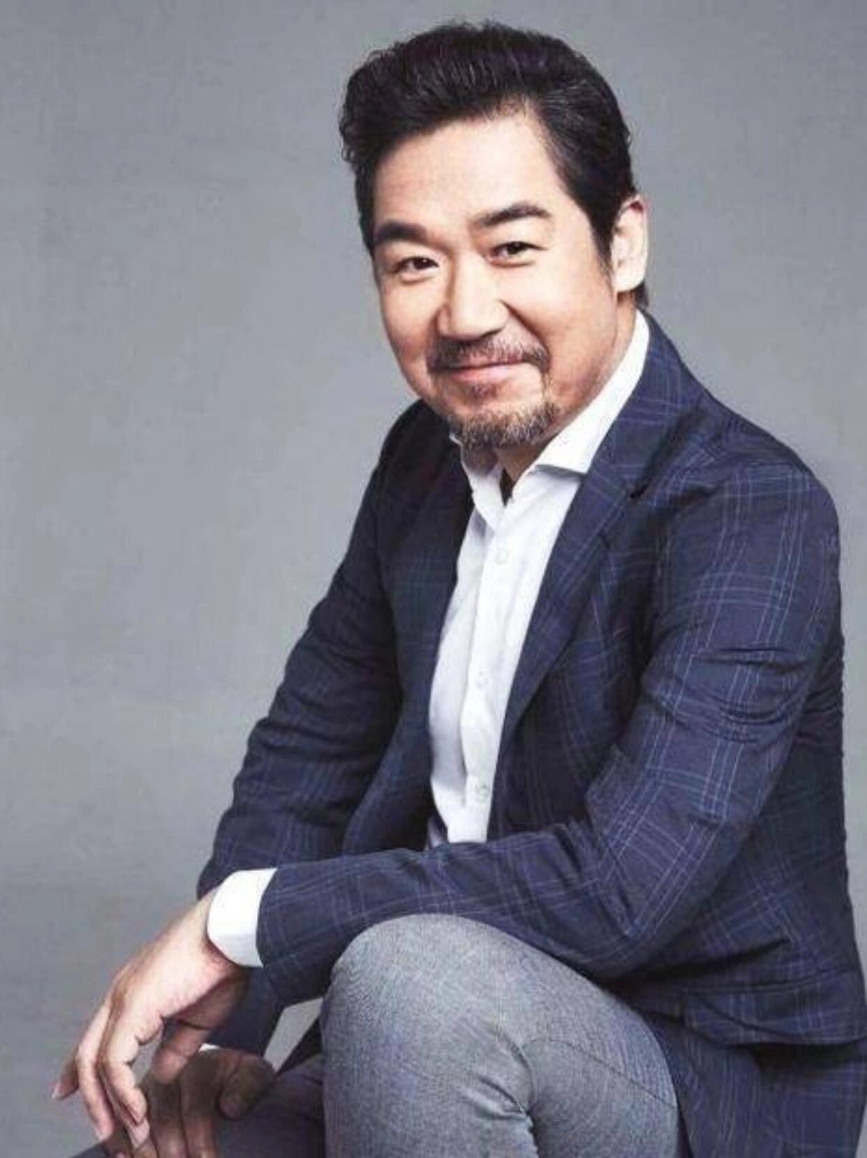 邓婕再婚嫁给了张国立，不后悔