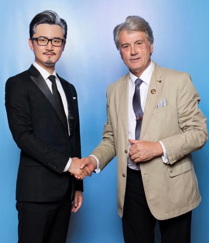 2004年，亲西方的乌克兰总统候选人维克托·尤先科在一次晚宴上被普京的人下毒。