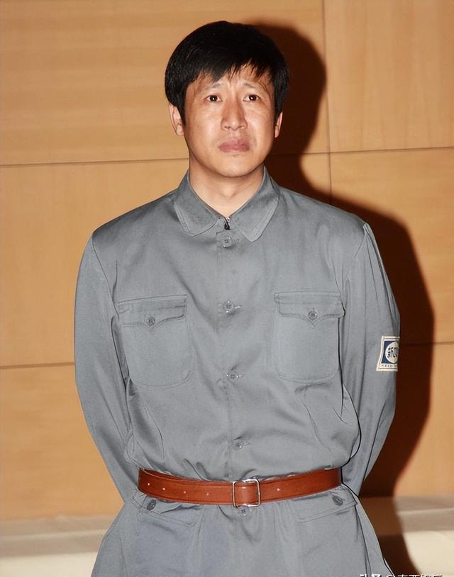 张国强演艺路，历经坎坷终见晴，硬汉也有柔情面