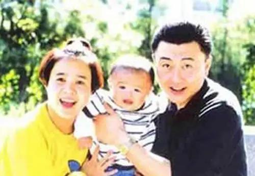 “金龟子”刘纯燕与“国脸”王宁：初恋终成正果，爱情观坚定如初