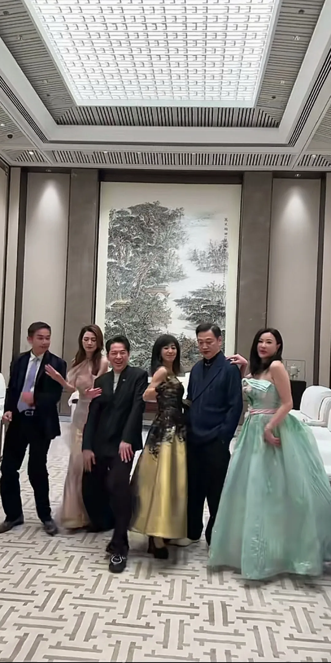 家人们谁懂啊！我狠狠被港台明星的松弛感拿捏住了！


每次看到他们出席活动或是日