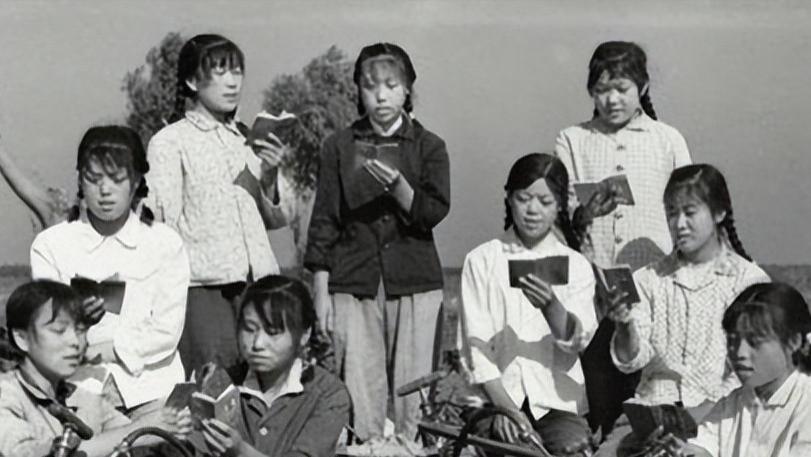 流氓案中的女星：龚雪38年后的重生，郭德纲的话终于应验了