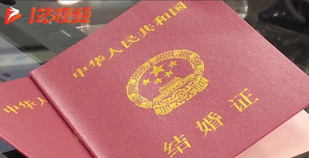 云南昆明，一女护士和男大学生相恋几个月后便领了结婚证，可没想到才领证1小时，男大