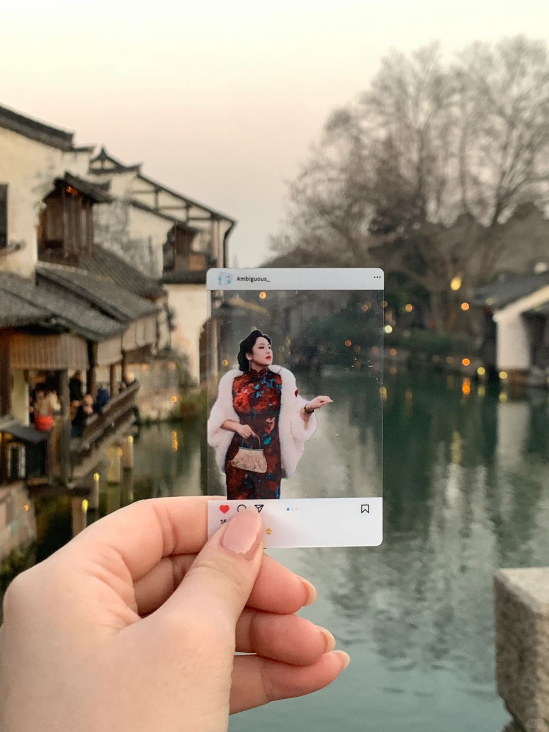 一种很新的景点打卡方式
上次路过乌镇只计划游玩小半天，不想带化妆品更不想化妆，正