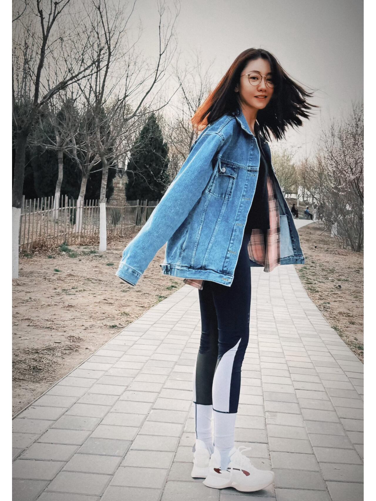 杨蓉休闲帅气很顺眼