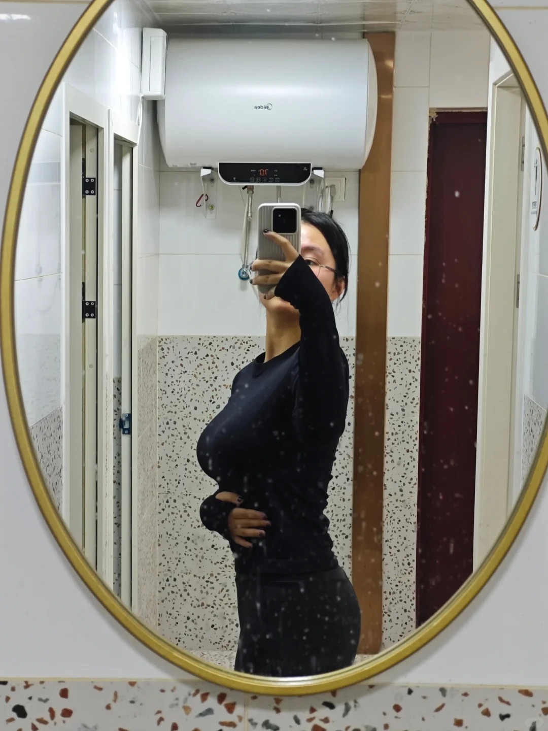 大胸姐妹们，真的有没有好贴的胸贴和无肩带内衣推荐呀！我真的很想穿好看的小吊带，但