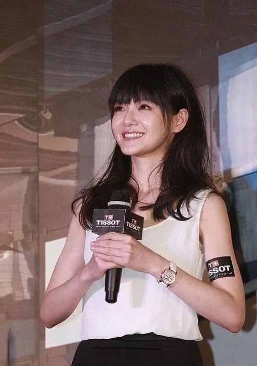 大家好，大S突然离世！我万万不能接受！痛哭流涕，好好的突然怎么就没了呢？命运无常