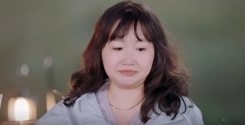 为什么李行亮身边的女人都这么强势？

其实不难发现，妻子麦林和经纪人张婉婷都有一
