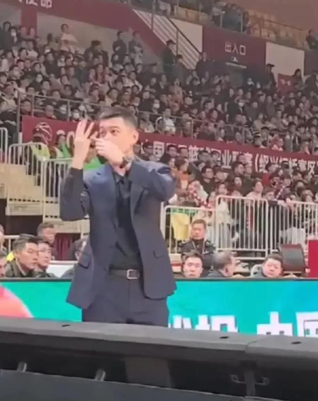 目前辽宁队的情况不太妙，有这五个问题。
1、进攻端太依赖弗格了，毕竟弗格也30多