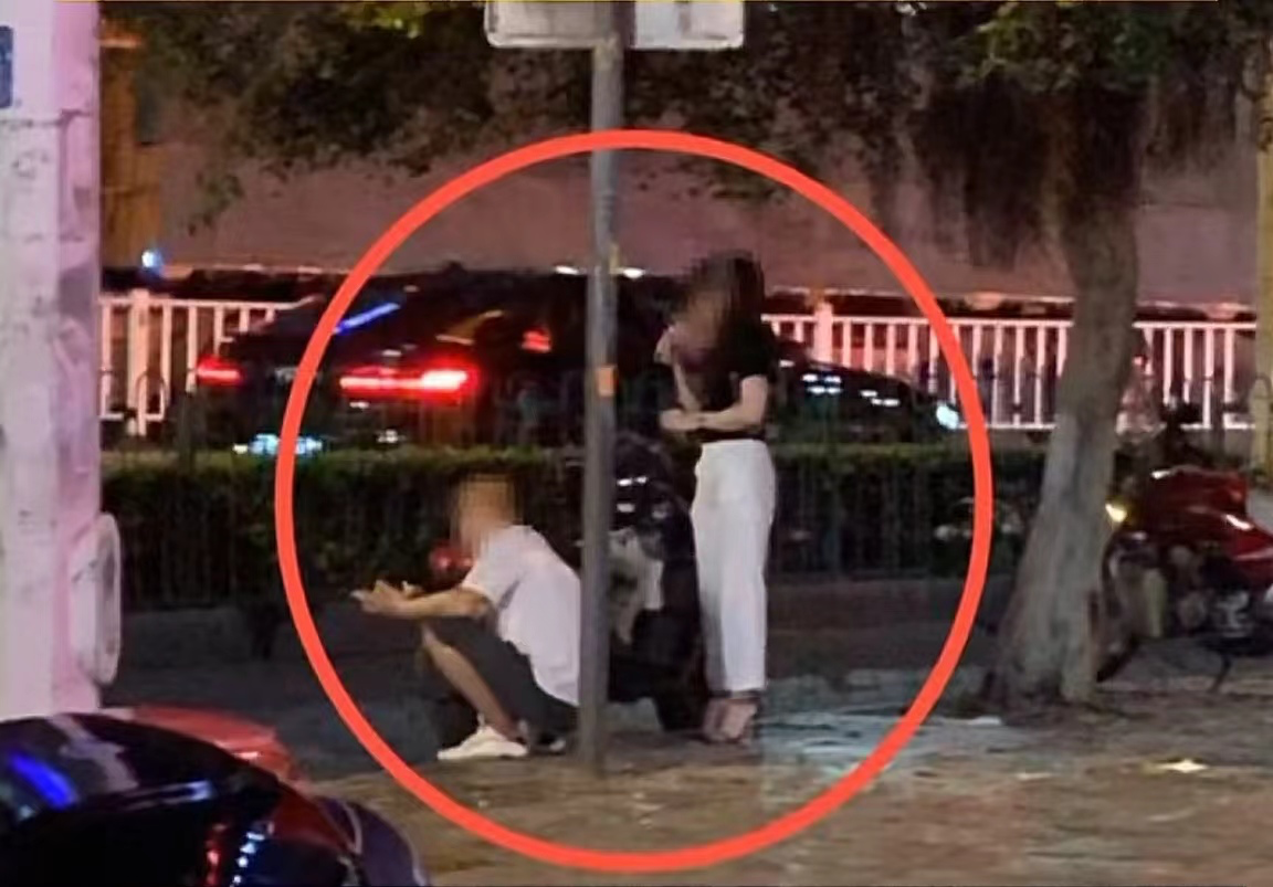 辽宁大连，一大学生寒假回家，住旅馆时，花50元与年近五旬的卖淫女发生关系时，对方