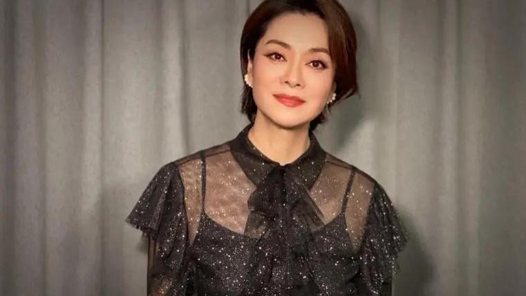 华语乐坛十大“殿堂级”女歌手：韩红进不了前五，王菲屈尊第二