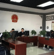 广东一男子的妻子被性侵，为妻子报复，杀了性侵者。该男子在法庭上多次问法官：“如果