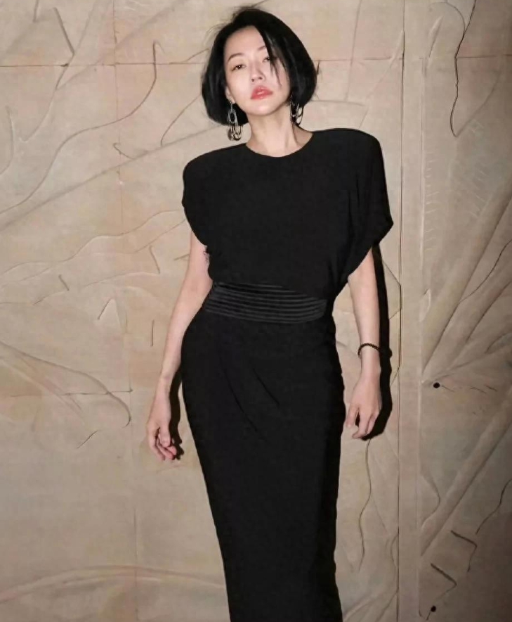 小 S 参加王伟忠女儿归宁宴啦！这消息一出来，我的 “八卦雷达” 立马就响了。