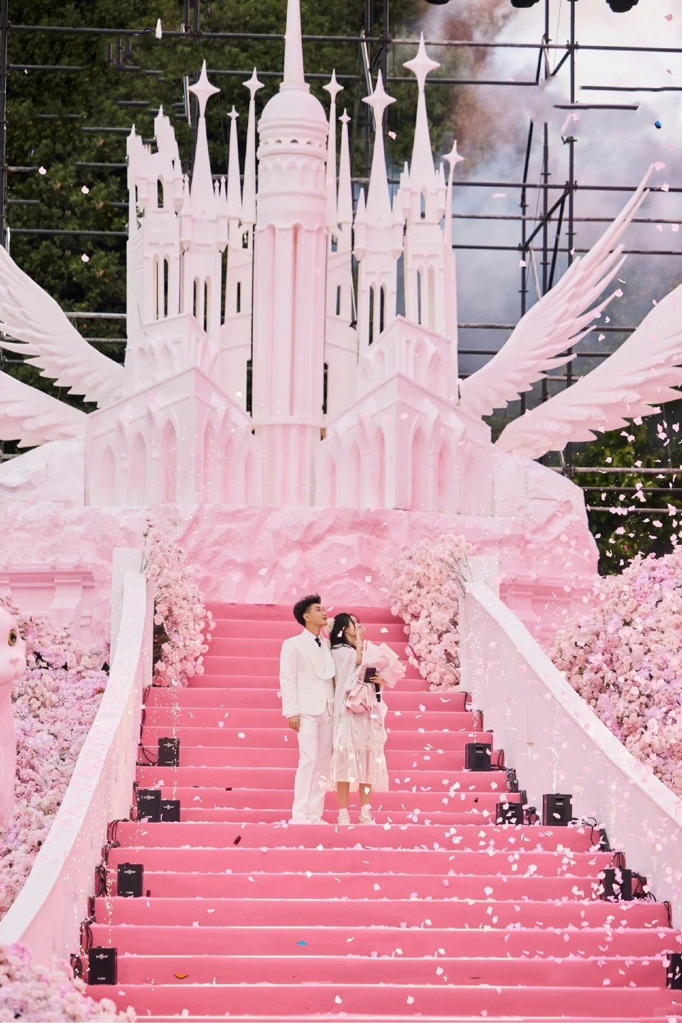 比鹿晗还猛❗黄子韬官宣前就求婚了！！
啊啊啊有生之年系列，黄子韬公开求婚了！而且
