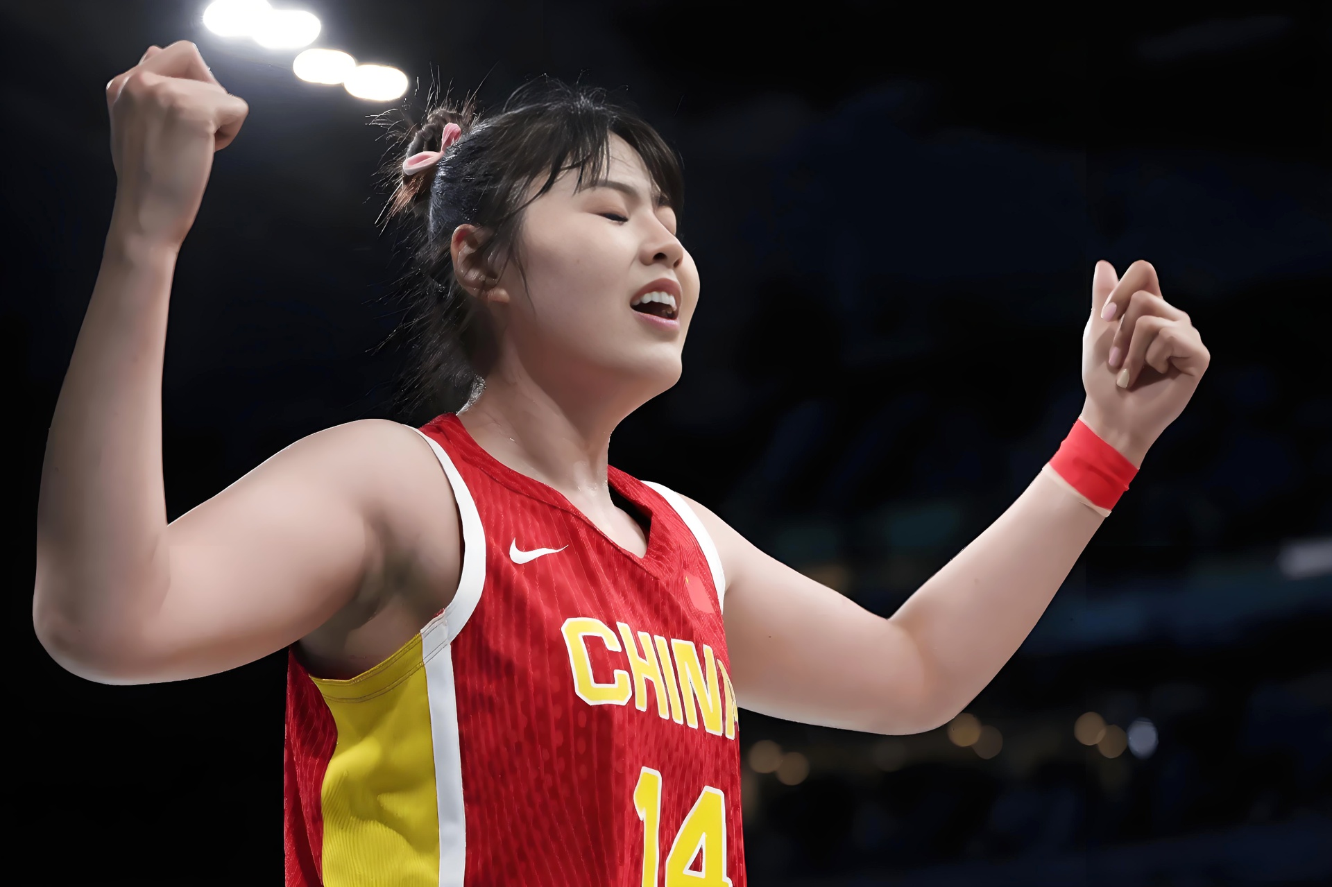 李月汝打完WNBA，打土耳其联赛，真的拼