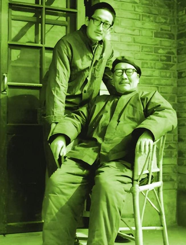 1960年，李克农去韩练成家做客，期间韩练成妻子汪萍给李克农做了一道红烧狮子头，
