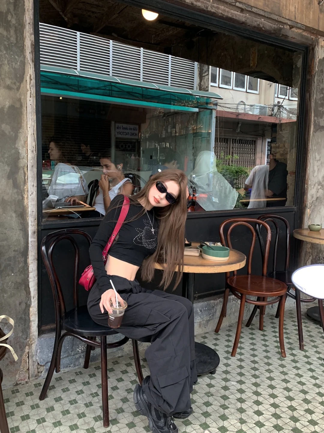 🪐一整个爱住了！
曼谷的阳光太好啦！
是夏天自由明媚的味道～
🖤all bl