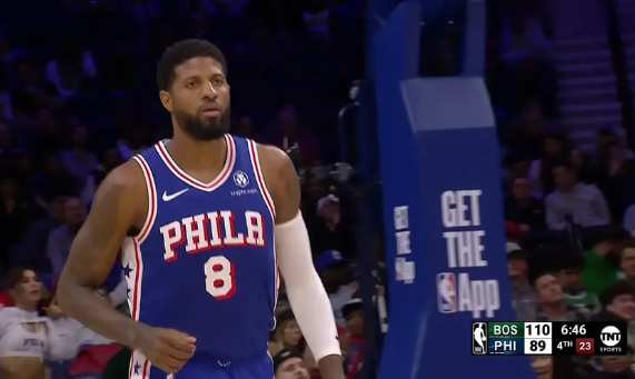 76人超级巨星保罗-乔治真是太让人感动了！在今天76人主场以104：124惨败于