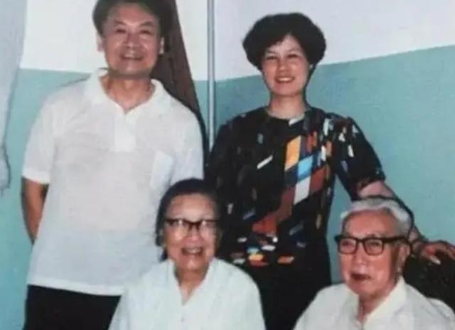 方志纯临终心愿，愿葬老家松树下