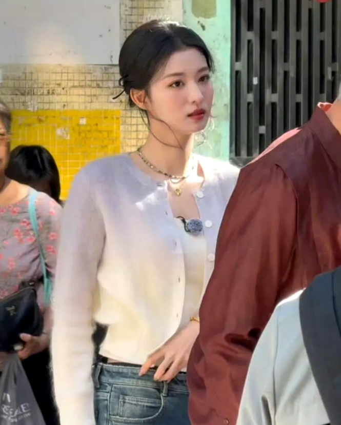 王楚然综艺路透，本人确实是大美女，个子高身材好颜值没的挑，某些角度有点儿像刘亦菲