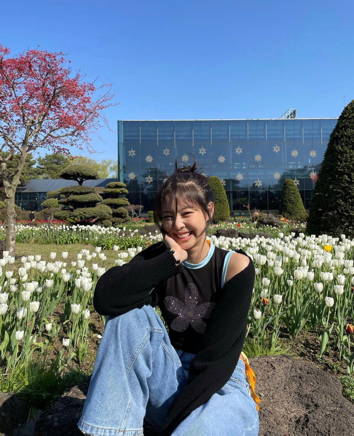 Jennie郁金香花园少女