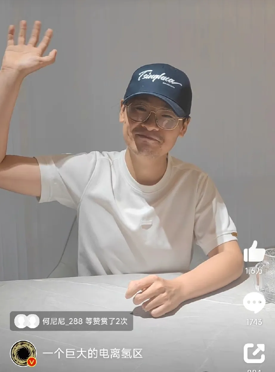 马同学终于放下了心中的大石，他现在心情特别好：
1. 他觉得自己已经度过了无数难