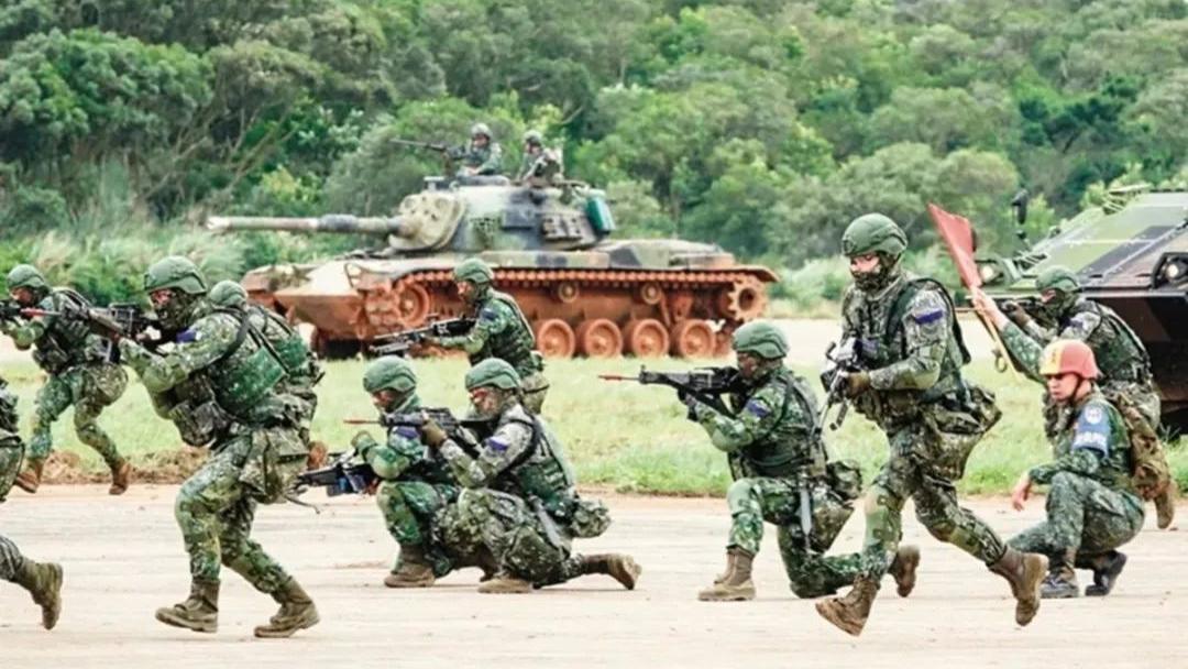 台海风向一夜大变，大陆舰机成群结队赶到，台军被牢牢困在岛内