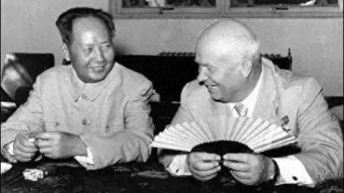 赫鲁晓夫面临“形象危机”，急忙向毛泽东主席求助