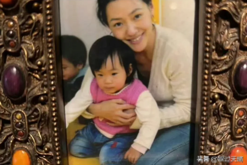 小S晒女儿童年照引争议：46岁依旧少女感
