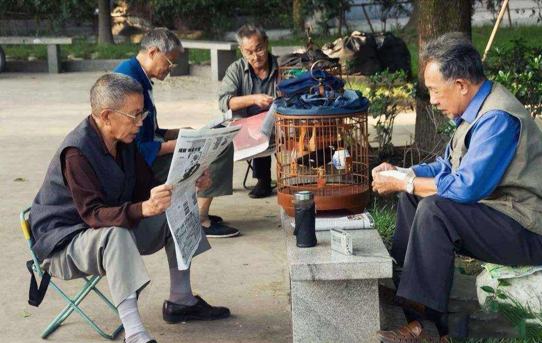 单位领导让我去联系一下退休同事老赵。我给他发微信的时候，发现他已经把我删除了。无