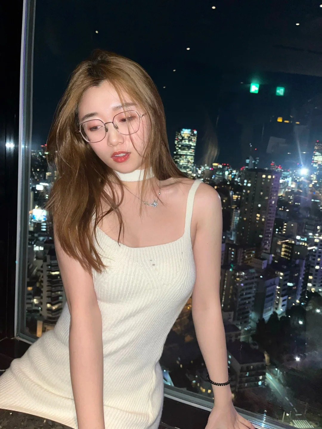 闪光灯拍照📸
一组闪光灯照🗼
坐拥东京塔绝美机位的sky bar📷