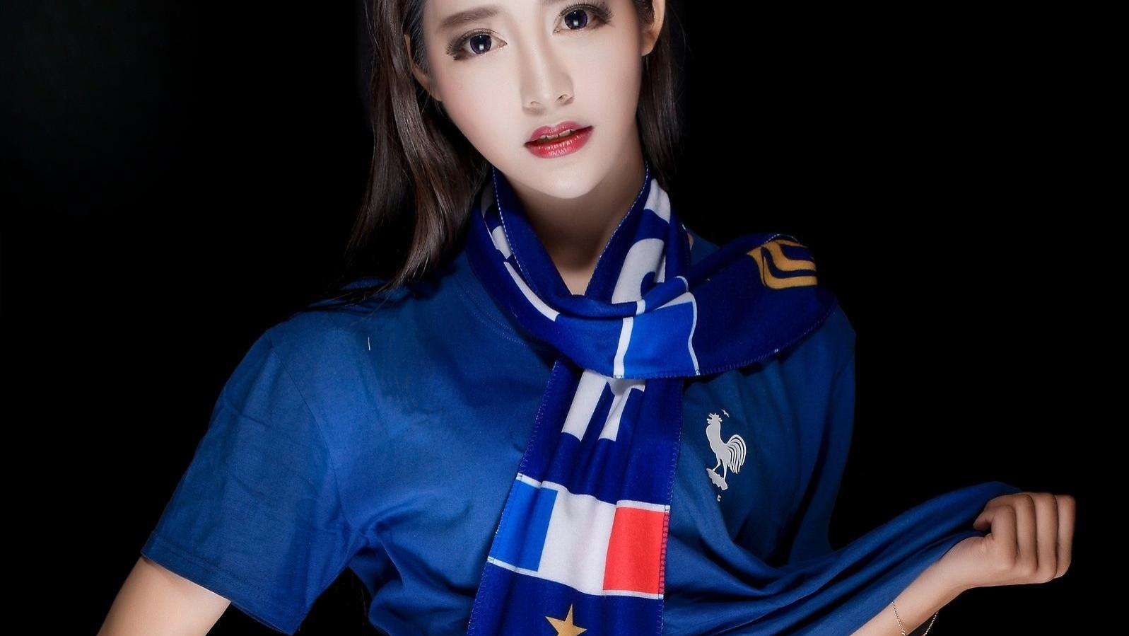 美女写真壁纸|足球宝贝，你喜欢哪个球队呢