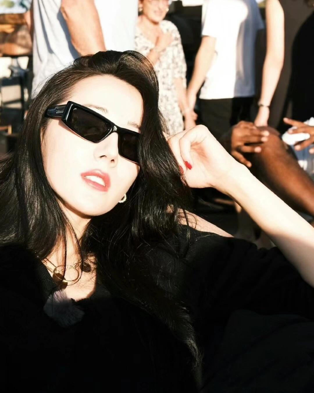 王安宇镜头下的热巴