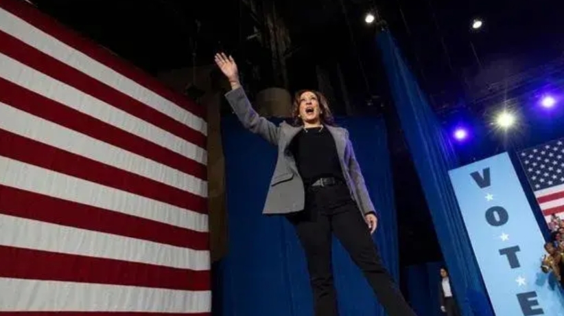 美国亚利桑那州的投票结果，简直比过山车还刺激！共和党领先了，而且领先的票数还不少