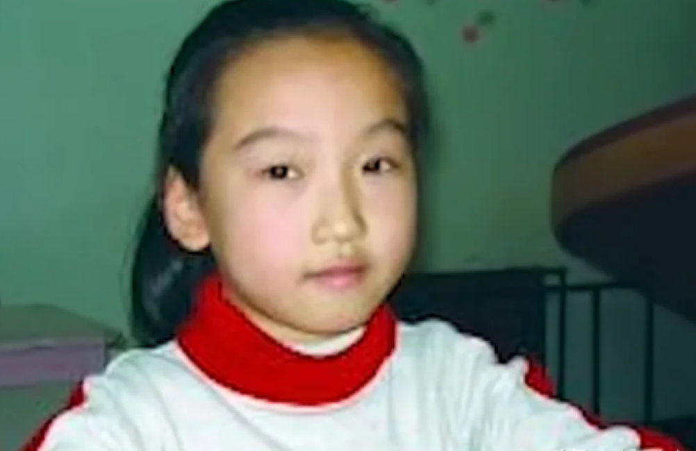 2007年，我国特种部队破格录取了一名只有6岁的女孩，成为军队历最小的军官。甚至