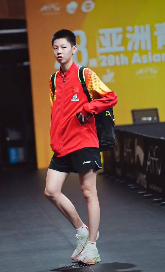 乒坛再现大魔王！新生代闪亮新星

第一：年仅五岁就开始练习乒乓球，十一岁达到国家