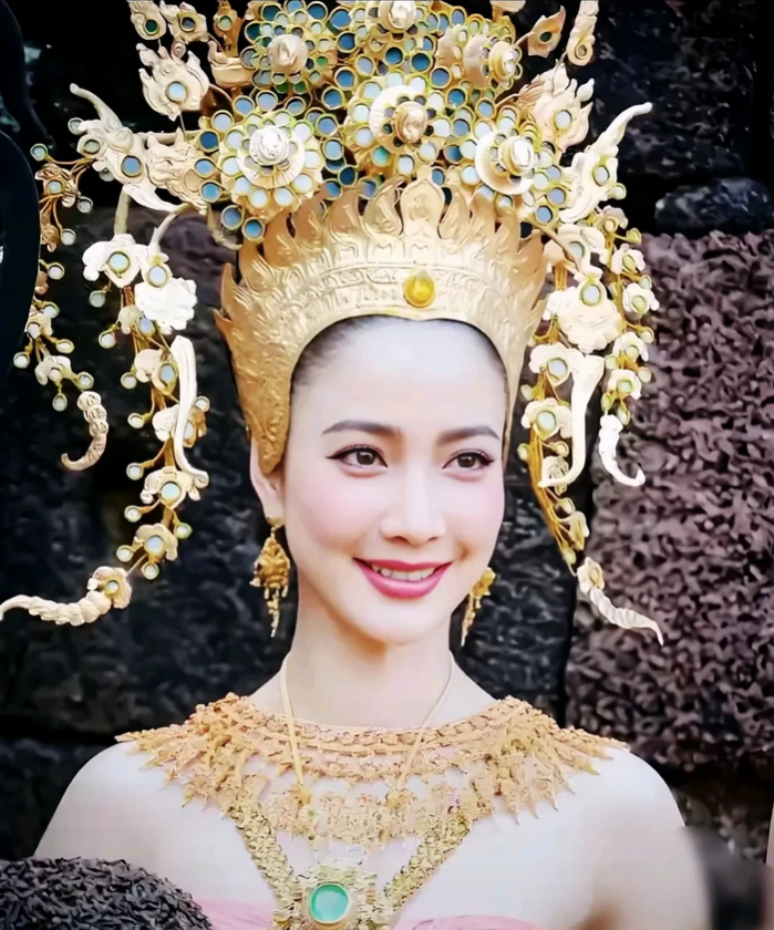泰国高层最近为了拯救已经濒死的旅游业，放出了狠话！！

承诺六个月之内，一定会把