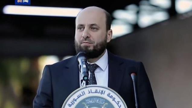 叙利亚驻俄大使馆挂上反对派旗帜！叙新政府诞生！反对派北上袭美