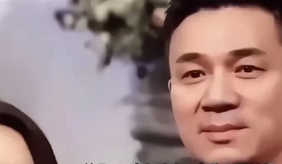 现在回头看
原来大S对小S的爱从未食言

小时候带着她出道
结婚时“威胁”许女婿
