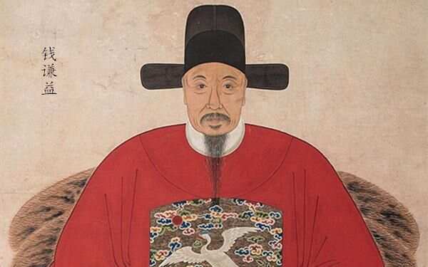1645年，明末大学问家钱谦益，去明孝陵拜谒。他低下头，刚要俯身行跪拜之礼，眼一