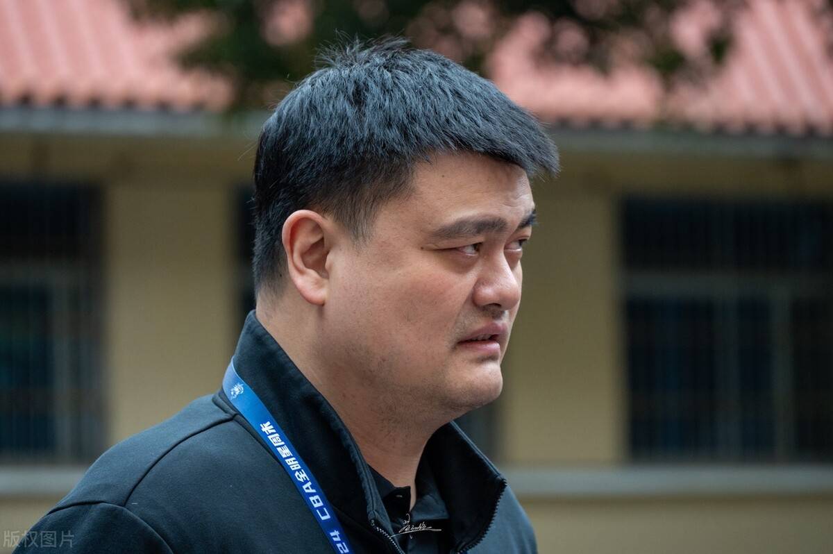 灵灵看世界：姚明辞去中国篮协主席职务！