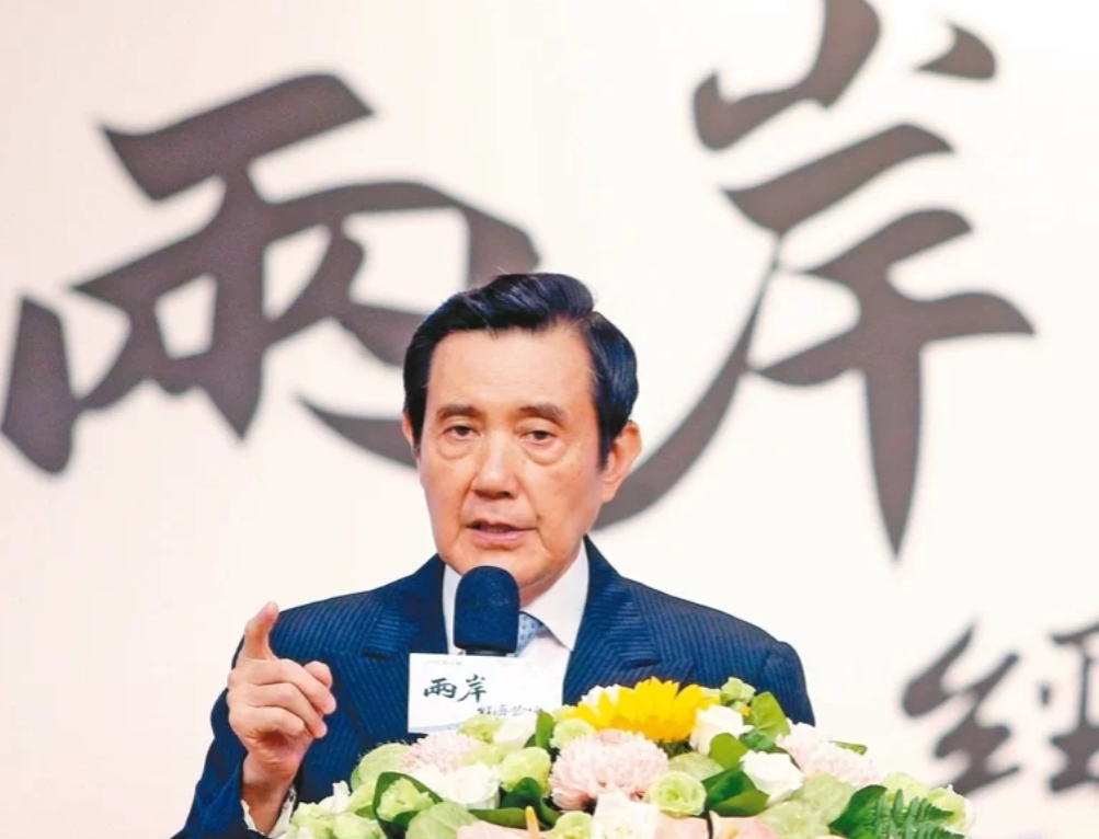 绿营恼羞成怒攻击马英九“背叛”台湾！
马英九26日发文称两岸关系不可能靠国际法解