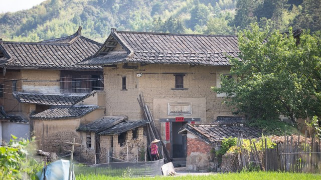 表婶得了红斑狼疮，全家人求医问药20年，后来还是无奈地走了