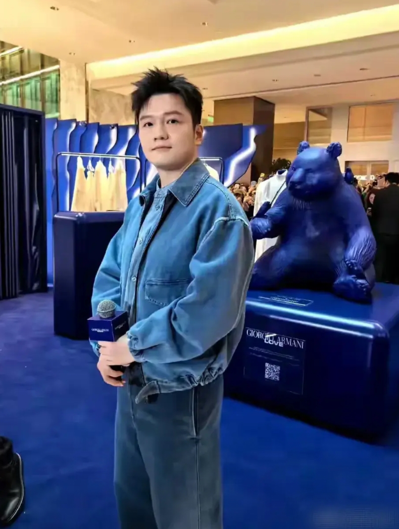 樊振东这波转型，我只能说：
太有远见了……

第一，功成名就急流勇退，避免了英雄