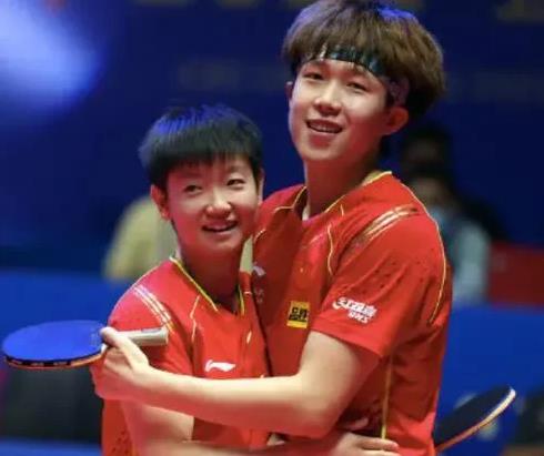 孙颖莎和王楚钦的影响力果然非同凡响。
不得不说国乒队还是懂流量密码的，昨晚发出“