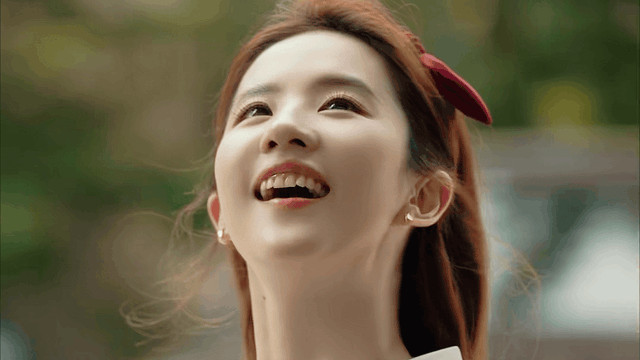 刘亦菲36岁演22岁女大学生，你是龙界派的仙女吗？美的劲爆！