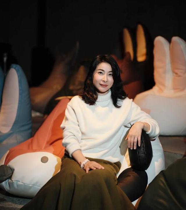 米兰的这一夜,被郭晶晶惊艳,衣服不暴露却艳压舒淇(米兰 演员)-第9张图片-九妖电影 米兰的这一夜,被郭晶晶惊艳,衣服不暴露却艳压舒淇(米兰 演员)-第9张图片-九妖电影