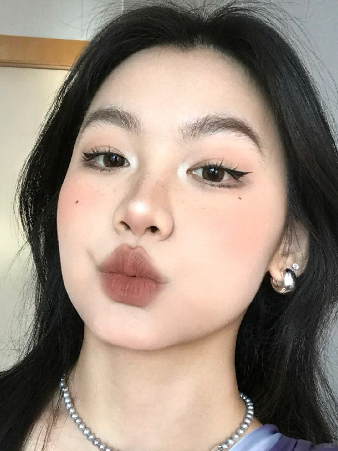 方圆脸无法拒绝🍪美式裸咖轻亚裔妆！！
-
咱们方圆脸跟这种裸杏棕调搭得不得了
