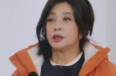 《一路繁花》中李小冉发脾气这个镜头，肉眼可见刘晓庆的尴尬