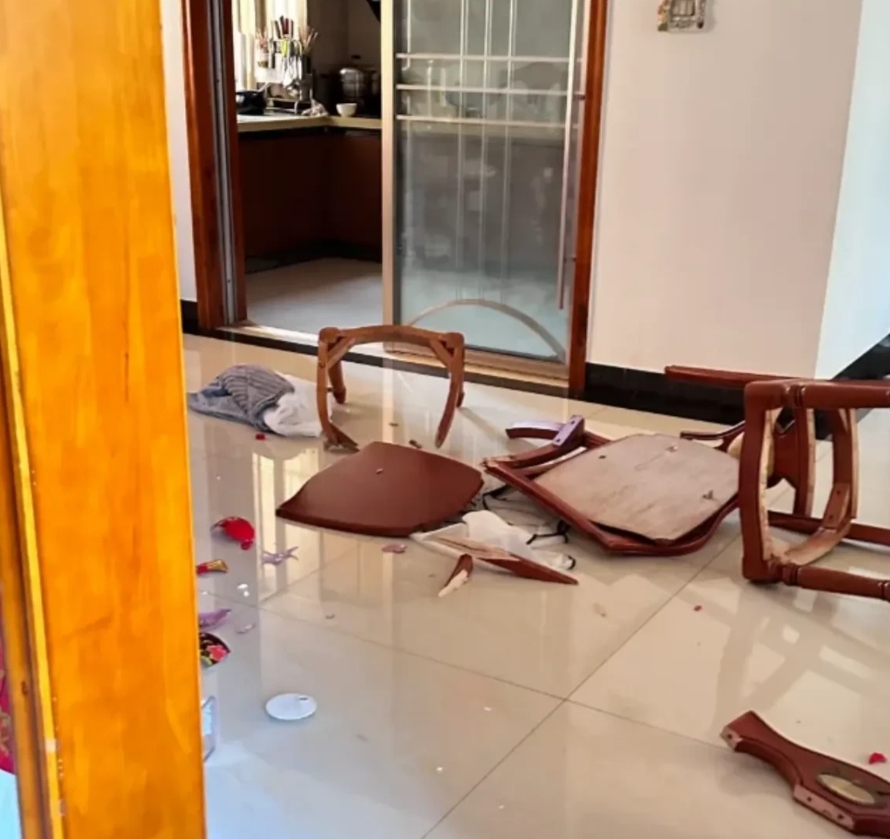 老婆和我妈吵架，我要我老婆收拾东西去娘家住几天，等缓和一点再回来，有错吗？

自